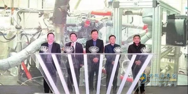 2018年2月1日,東風(fēng)商用車DDi13發(fā)動(dòng)機(jī)點(diǎn)火儀式現(xiàn)場(chǎng)