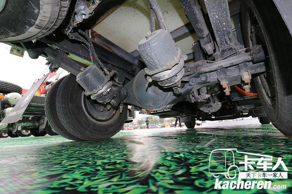 乘龍L2 EV使用乘龍汽車強大基因的輕卡底盤