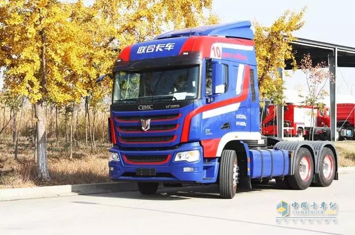 聯(lián)合卡車(chē)U+580牽引車(chē)