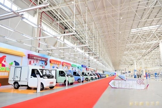 城市煥新顏！北汽雷馳新能源MINI卡打造城市風(fēng)景線